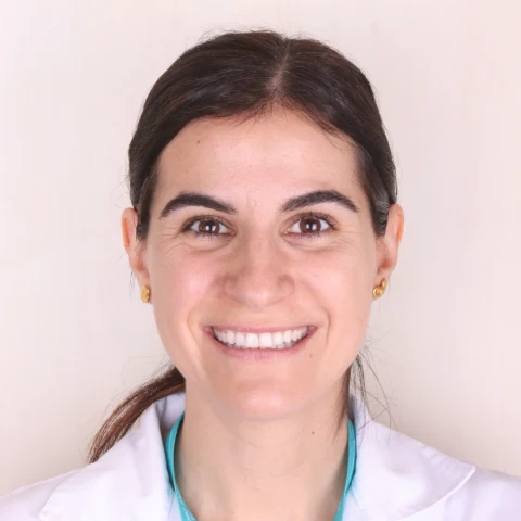 Dra. Lucía Marín — Ortodoncista, equipo Drs. García-Camba & Varela